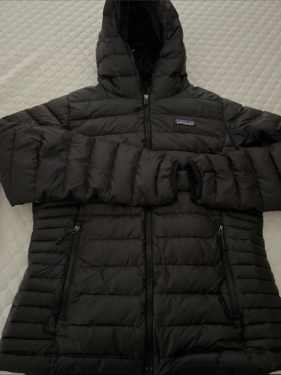 Patagonia Jackets & Blazers - Patagonia Black Quilted Hooded Down Jacket